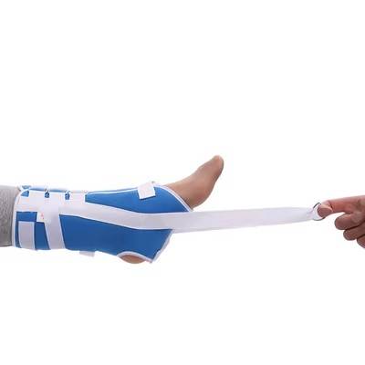 Angular laceration